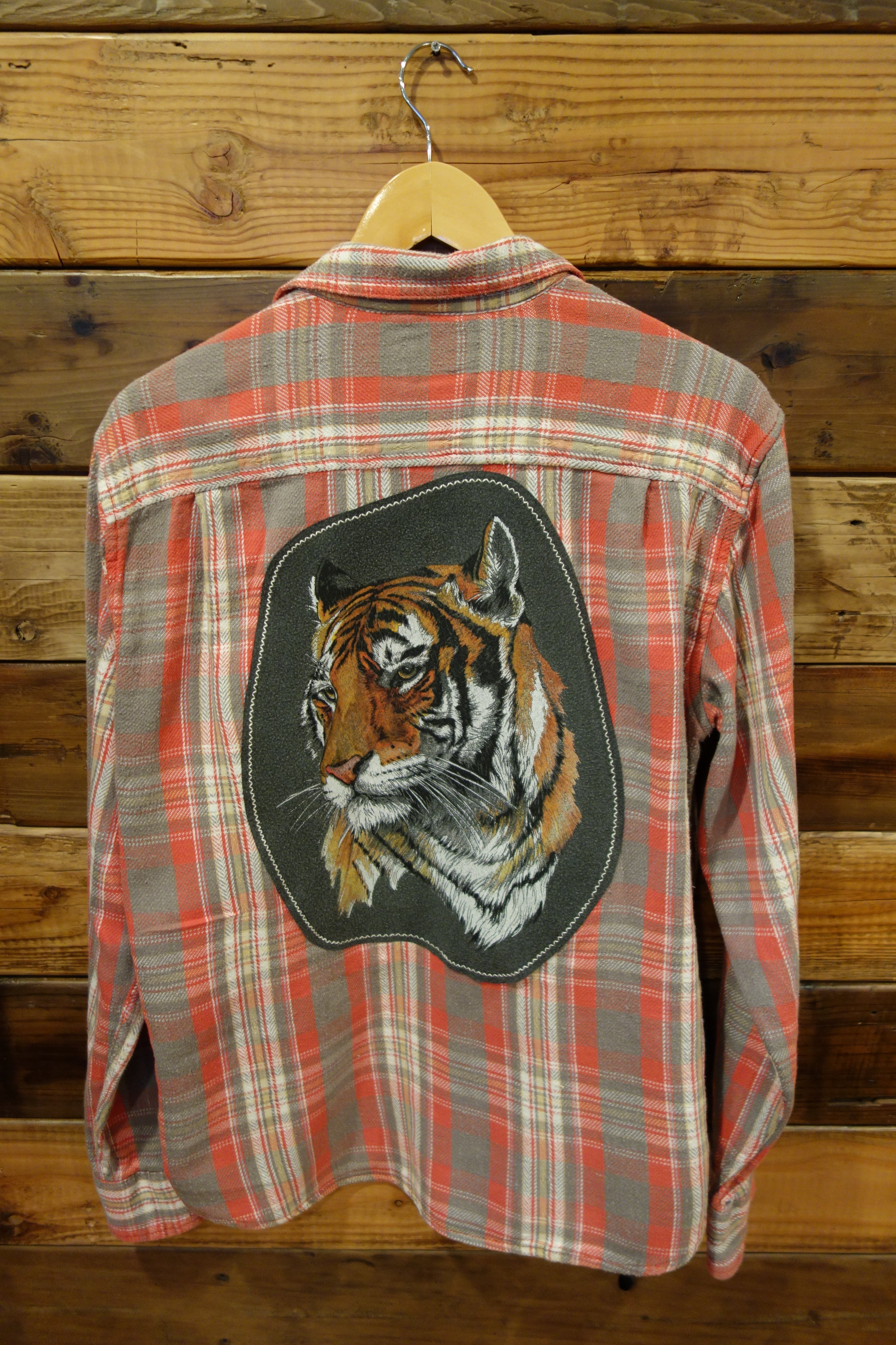 Vintage one-of-a-kind Lucky Brand flannel with tiger